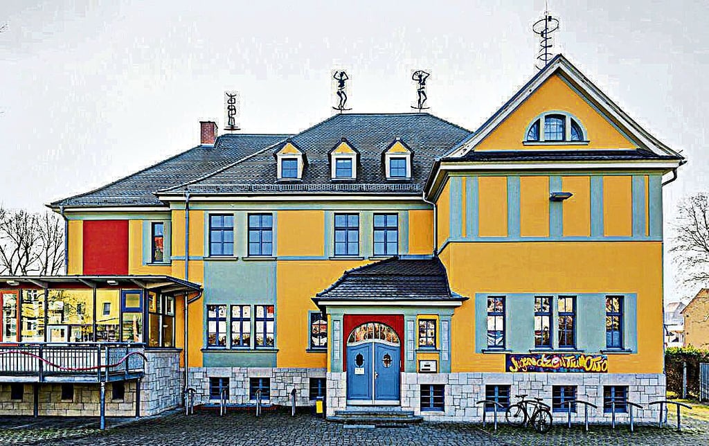 Steht seit 20 Jahren so schmuck in der Naumburger Poststraße 31: das Jugendzentrum Otto.