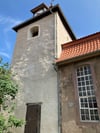 Der romanische Kirchturm Sittendorf wurde komplett saniert. 