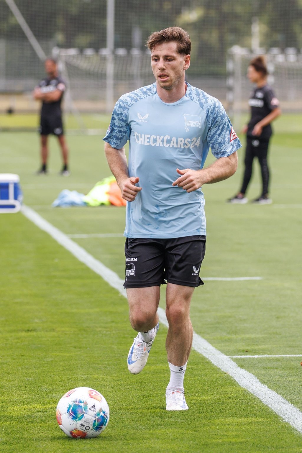 Leon Jensen ist zurück in Berlin und will mit der Hertha aufsteigen.