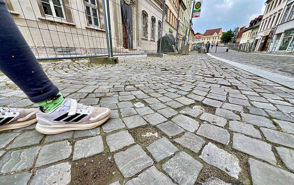 Auf dem Markt in der Talstadt wird das brüchige Pflaster ab September im letzten Teilstück zwischen Wach- und Regierungsgasse ausgetauscht.