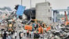Rettungskräfte suchen nach einer Explosion und einem Brand in einer Pharmafabrik in einem Industriegebiet in der Nähe von Hyderabad nach Überlebenden. (Foto Archiv)