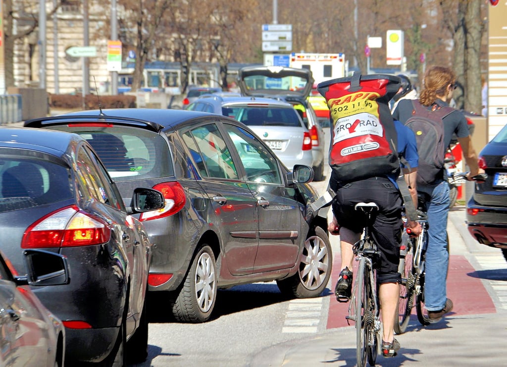 Sowohl das Miteinander im Straßenverkehr als auch die Sicherheit spielen für Radfahrer eine wichtige Rolle.