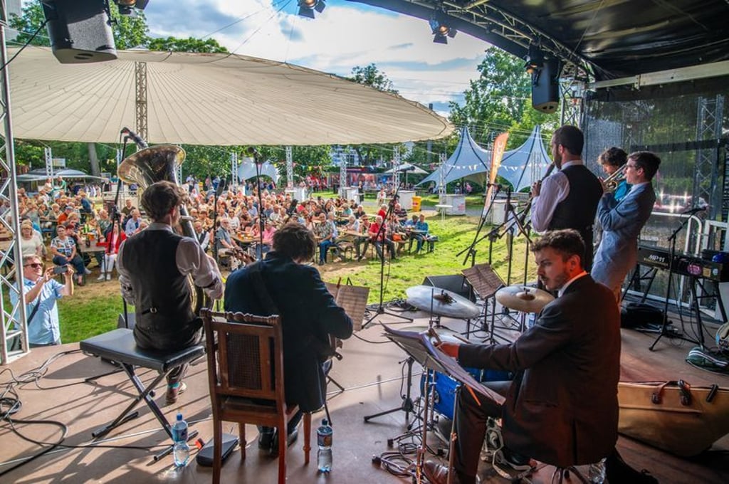 Wie im vergangenen Jahr soll auch zur 15. Magdeburger Jazznacht die Wiese vor der Festung Mark zum Treffpunkt für Freunde außergewöhnlicher Musik werden.
