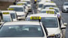 Das Taxi-Gewerbe plant erneut bundesweite Proteste, um auf die prekäre Lage der Branche aufmerksam zu machen. (Archivbild)