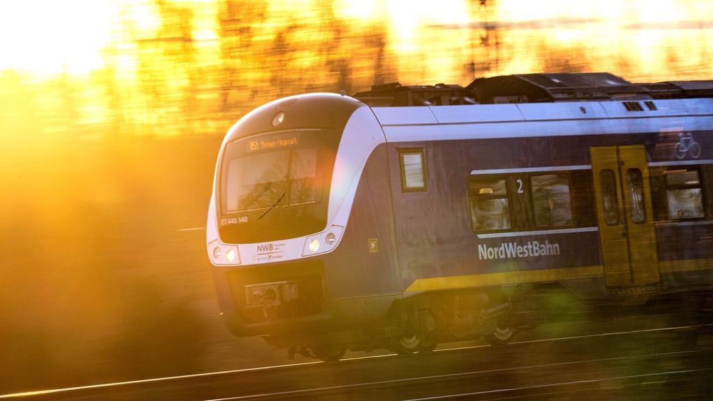 Fällt an heißen Tagen die Klimaanlage im Zug aus, sollte umgehend das Zugpersonal kontaktiert werden.