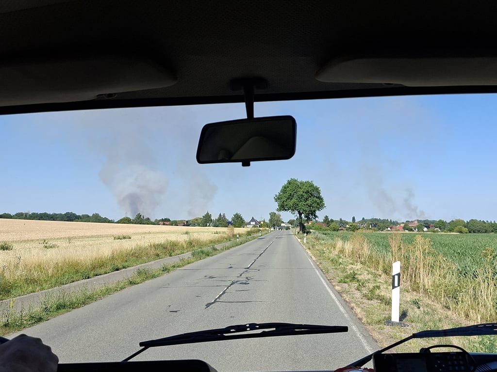 Im Salzlandkreis rund um Schönebeck sind mehrere Feuer ausgebrochen.