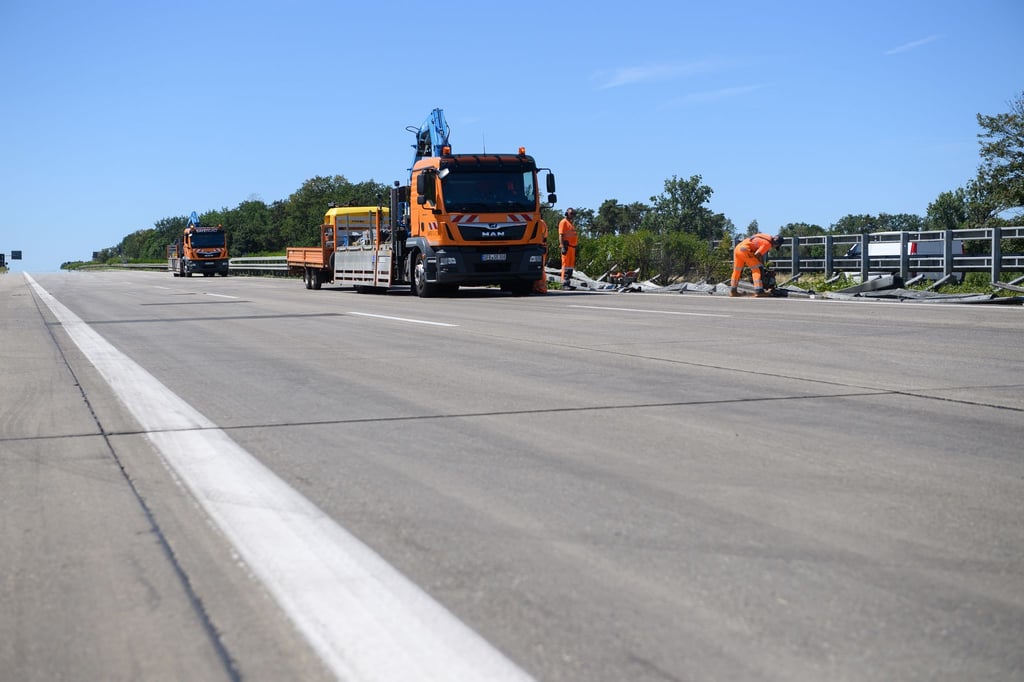 Die Reinigung der A2 läuft weiterhin. (Archivbild)