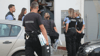 Kriminaltechniker im Einsatz: In einer Wohnung in Halle lag ein toter Mann.