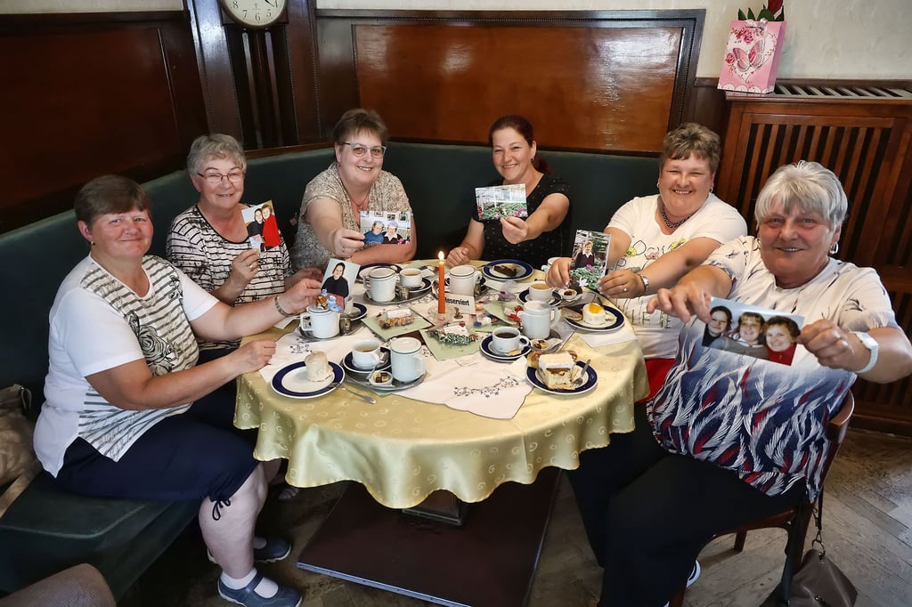 Kathrin Schwinzer, Dagmar Trieselmann, Jana Kosiol, Jette Reinhardt, Sandra Lorenz und Monika Janitzakamen gern zum ersten Treffen.