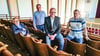 Generationswechsel im Hyzet-Klubhaus: René Voigtmann (2. von links) übernimmt ab 1. Januar 2026 das Hyzet-Klubhaus in Alttröglitz. Er löst damit den langjährigen Hausleiter Klaus-Dieter Deuser (rechts) ab. Im Bild Infra-Chef Christoph Hansel (links) und Bürgermeister Mark Fischer. 