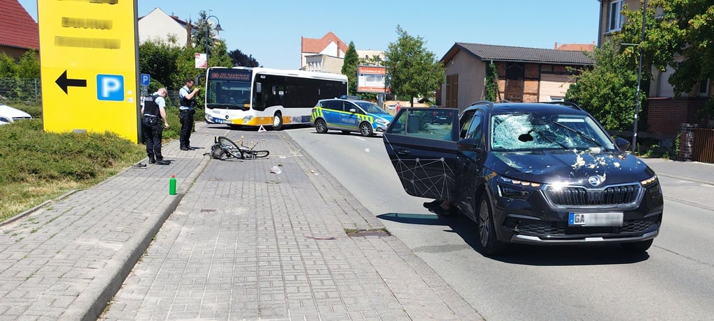 Eine Radfahrerin wurde durch einen PKW am Hopfentunnel erfasst