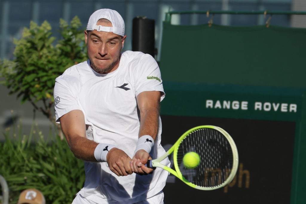 Jan-Lennard Struff spielt am Donnerstag sein Zweitrundenmatch zu Ende.
