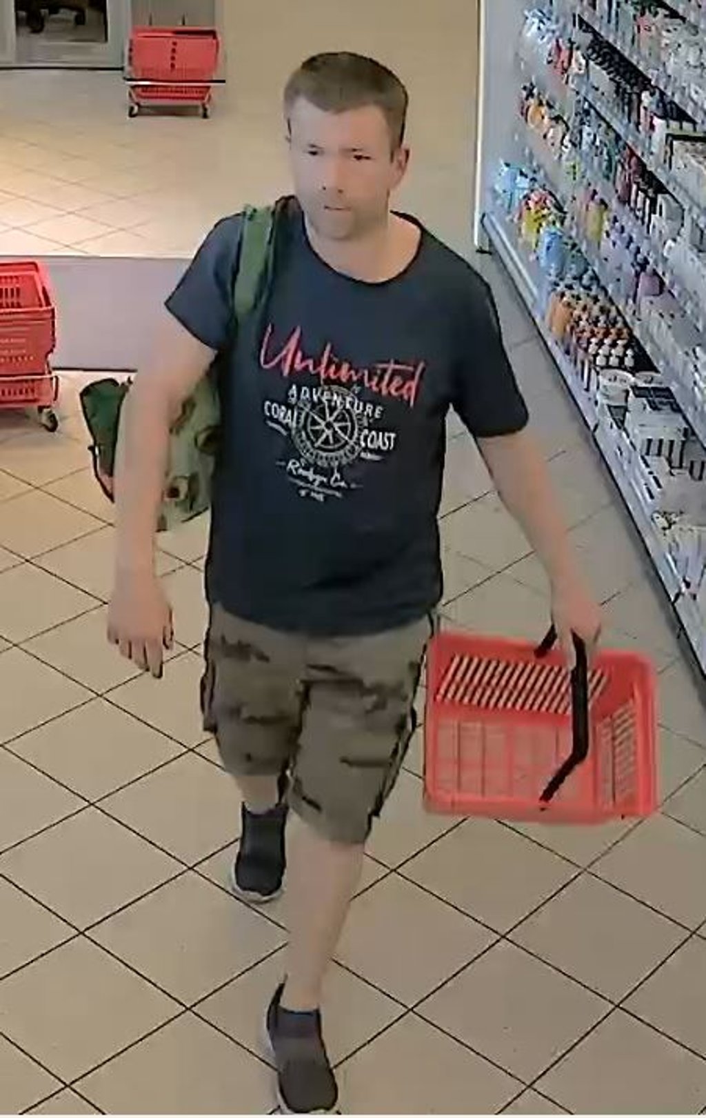 Diebstahl bei Rossmann in Merseburg: Wer erkennt diesen Mann?