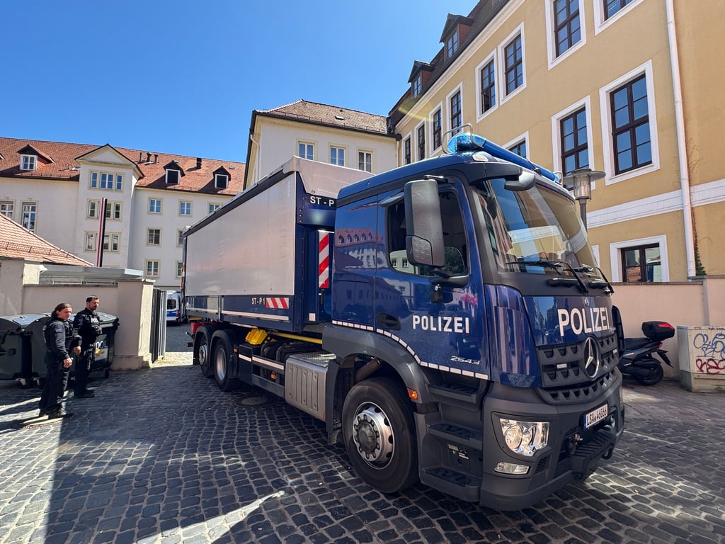 Am Dienstag gab es eine groß angelegte Razzia im Landtagsgebäude in Magdeburg.
