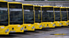 Mehr Platz für Busse: Die Berliner Verkehrsbetriebe wollen mehr Betriebshöfe für die eigene Flotte errichten. (Archivbild)