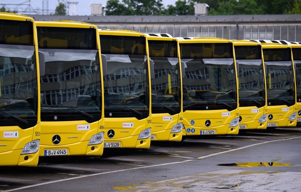 Mehr Platz für Busse: Die Berliner Verkehrsbetriebe wollen mehr Betriebshöfe für die eigene Flotte errichten. (Archivbild)