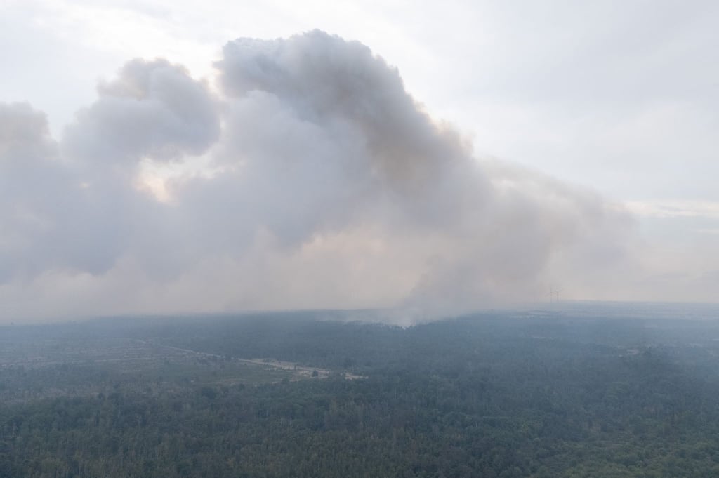 Wegen des Waldbrandes in der Gohrischheide wurde Katastrophenalarm für drei Gemeinden ausgelöst.