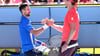 Novak Djokovic (l) und Alexander Zverev kennen sich gut.