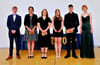 Die Besten 2025: Finn Schmieder (1,5; von links), Juliana Rötz (1,0), Charlotte Reuschel (1,0), Feline Grabert (1,2), Friedrich Krebs (1,1) und Leni Henschel (1,2).