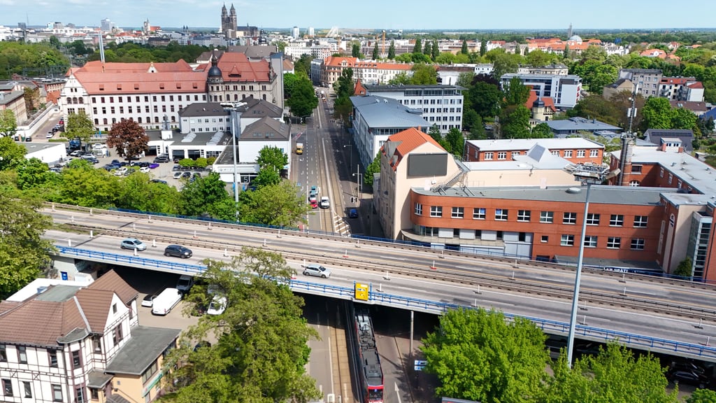 Die Ringbrücke über die Halberstädter Straße in Magdeburg wurde in den zurückliegenden Wochen einer Tiefenprüfung unterzogen.