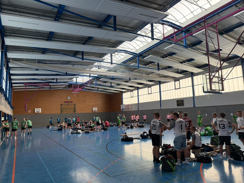 Impressionen vom Kleinfeldturnier 2025 vom Kinder- und Jugendforum Burg.
