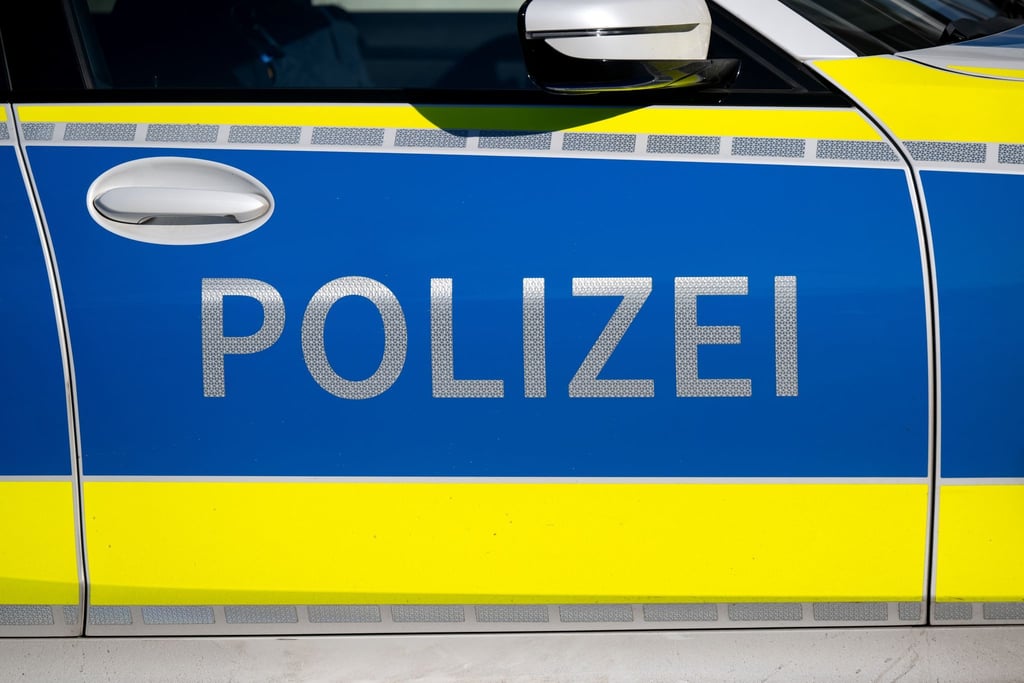 Die Polizei ermittelt, wer hinter dem Angriff steckt, und sucht nach Zeugen. (Symbolbild)