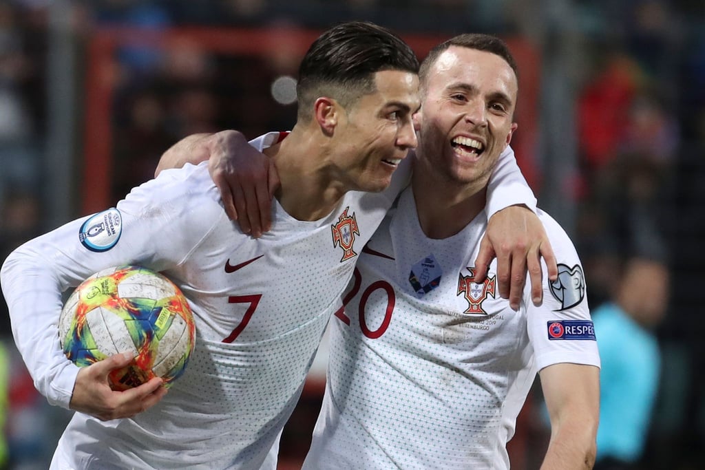 Cristiano Ronaldo (links) und der bei einem Autounfall gestorbene Diogo Jota waren jahrelang Auswahlkollegen in Portugal.