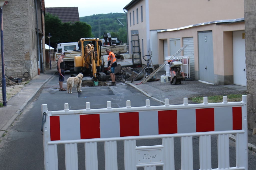 Sperrung in Lengefeld: Die L203 ist derzeit vollgesperrt - und womöglich auch über das Wochenende hinaus.