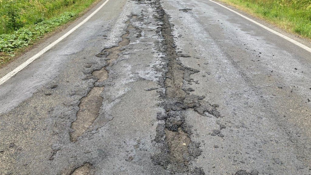 Wegen massiven Hitzschäden ist die Kreisstraße im Trecktal aktuell voll gesperrt.