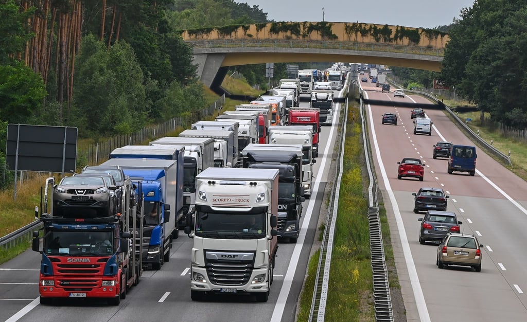 Lkw-Staus in Richtung Polen gab es auch in der Vergangenheit mitunter. (Archivbild)