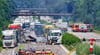 Als im Sommer 2023 auf der Autobahn 2 bei Theeßen ein Gefahrguttransport in einen Unfall verwickelt ist und Gasflaschen explodieren, zählt die Feuerwehr aus Theeßen zu den Einsatzkräften.