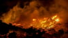 Wegen starker Winde breiteten sich die Flammen rasch aus.