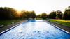 Viele Schwimmbäder sind in die Jahre gekommen, Sanierungs- und Energiekosten belasten die Kommunen. Der Initiative Bäderallianz schlägt einen bundesweiten Schwimmbadplan mit großen Investitionen vor.