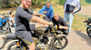 Freizeittreff-„Wiesengrund“-Betreuer  Florian Wendt hat in den  Umbau  seiner  Simson  über sechs  Jahre hinweg  knapp  20.000 Euro  investiert. 