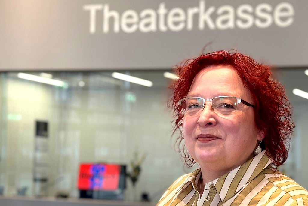 Katrin Lange, Theaterkassiererin in Magdeburg.