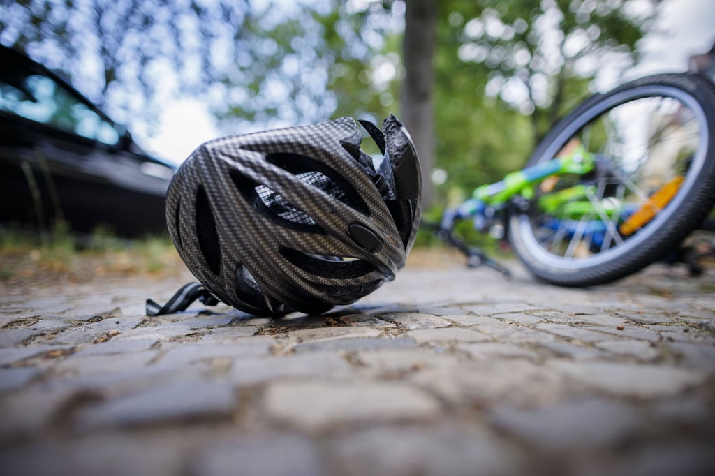In Weißenfels ist ein Fahrradfahrer gestürzt und nach dem Unfall gestorben.