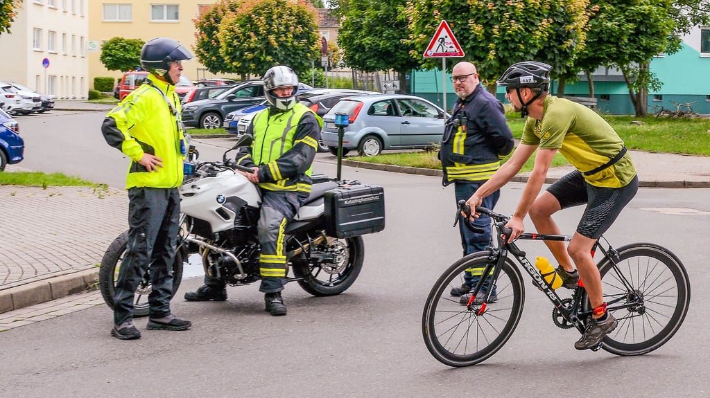 Auch bei der zwölften Auflage des Sparkassen-Triathlons sorgen wieder Polizei und Feuerwehr für die Absperrungen.