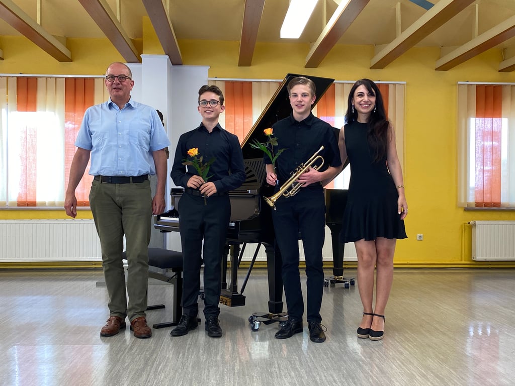 Claus Vielhauer, Konrad Schwartz, Carl Anton Vielhauer und Eter Hachmann in der Musikschule Kurt Weill.