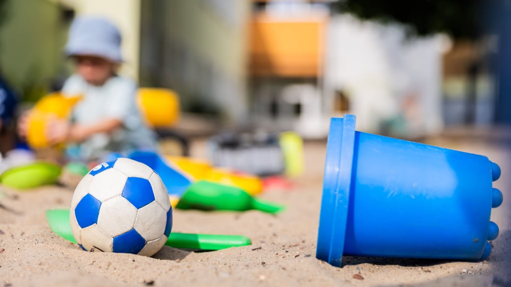 Kindertagesstätten in Halle stehen auf dem Prüfstand. Die Stadt will die Kapazitäten verringern.