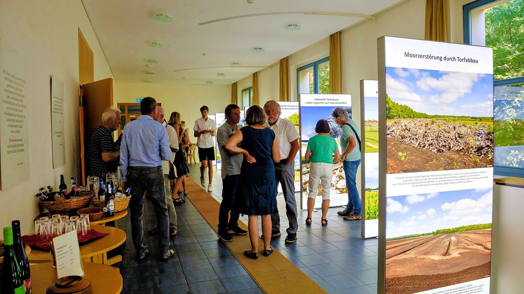 Ausstellungseröffnung in der Evangelischen Akademie in Wittenberg: Gezeigt wird die Schau „Bedrohte Schöpfung. Unser Planet – unsere Zukunft“.