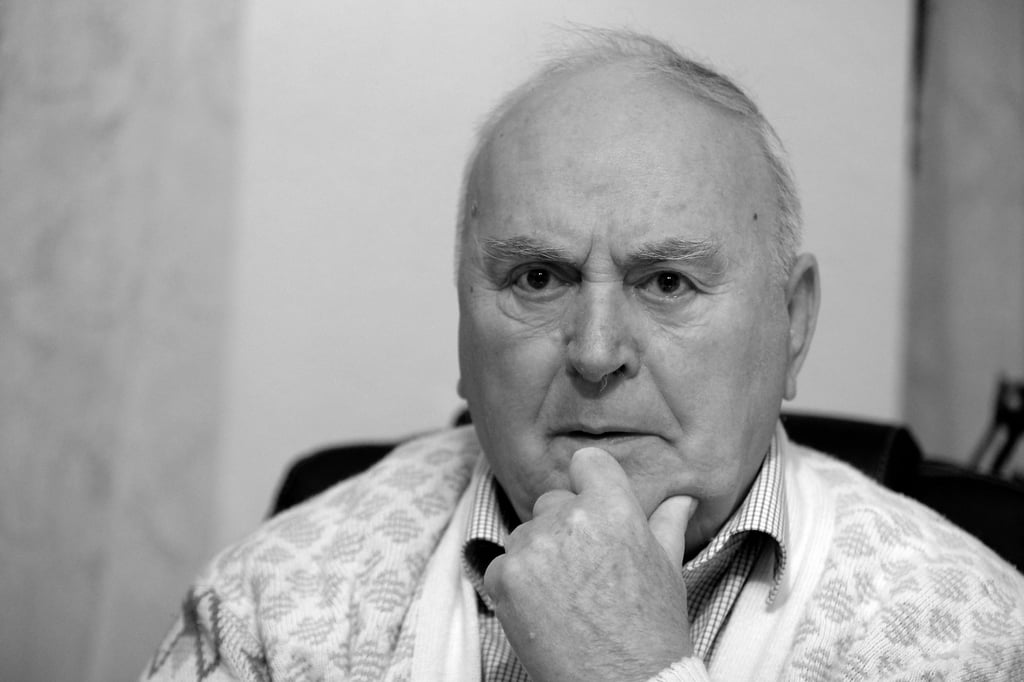 Am vergangenen Wochenende ist Alt-Ministerpräsident Wolfgang Böhmer gestorben. Hier ein Archivfoto aus dem Jahr 2021, aufgenommen bei ihm zuhause in Wittenberg.