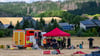Feuerwehren, Technisches Hilfswerk, Polizei und viele andere Einsatzkräfte sind vor Ort.
