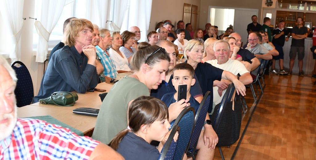 Wie kann der gefährliche Eichenprozessionsspinner wirksam bekämpft werden. Darum ging es bei einem Forum im Miester Haus Altmark.