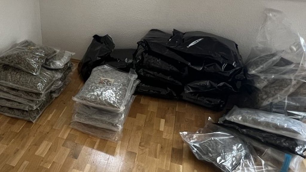Bei der Razzia im Burgenlandkreis und in Sachsen haben die Fahnder am Donnerstag große Mengen an Drogen beschlagnahmt.