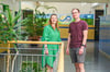 Erstes Kennenlernen: Daniel Selent fängt an der Gemeinschaftsschule in Gröbzig als Seiteneinsteiger an. Dorothee Suchomel leitet die Schule.