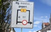 Diese Beschilderung weist bereits im Stadtgebiet von Kalbe auf die bevorstehende Umleitung hin.