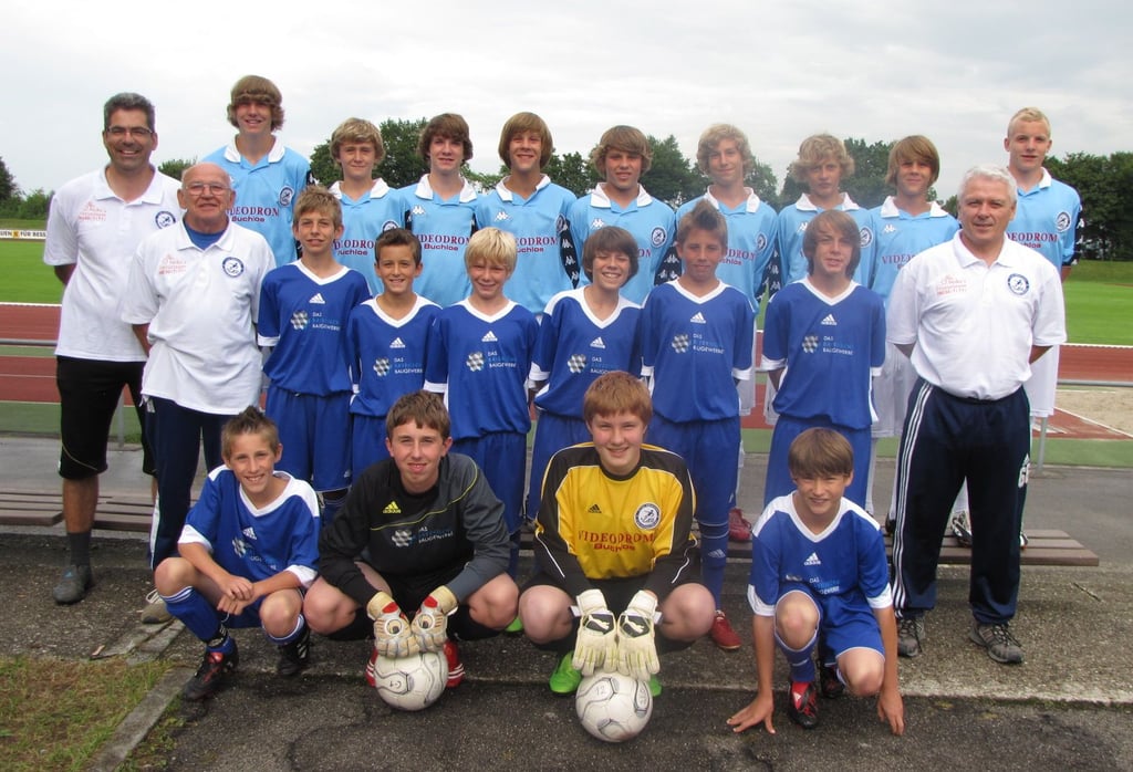 Ein Bild aus der Saison 2010/2011: Alexander Nollenberger in der mittigen Reihe ganz links als C-Junior des FC Bad Wörishofen.