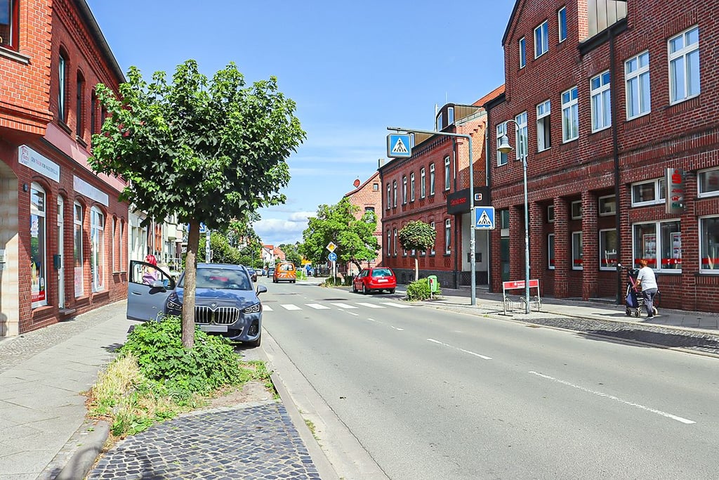 Wer an der Bahnhofstraße oder anderswo im Zentrum von Klötze ein Grundstück besitzt, soll einen Ausgleichsbetrag bezahlen.