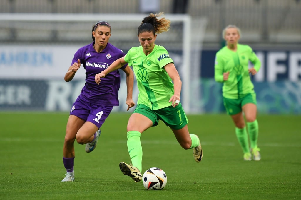 Nicht mehr beim VfL Wolfsburg: Chantal Hagel (r)