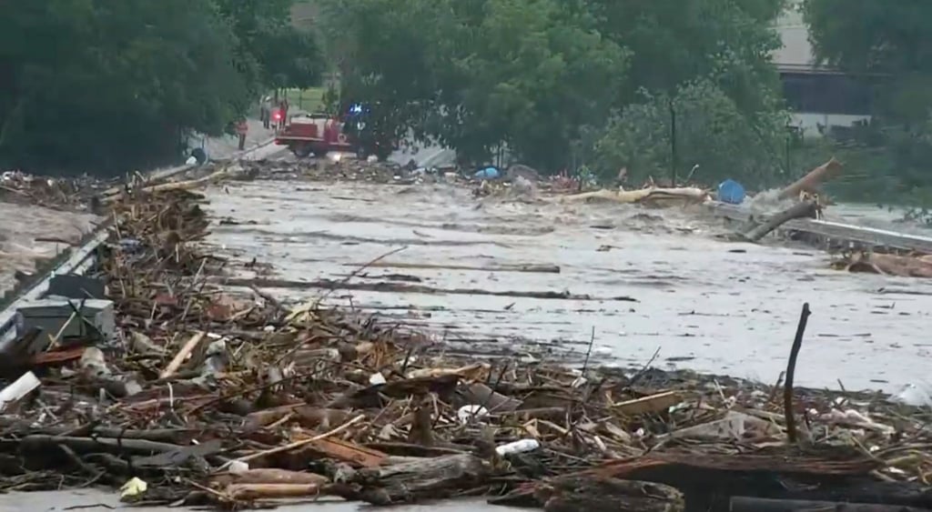 Die Polizeibehörde sprach von einem „katastrophalen Hochwasser“.